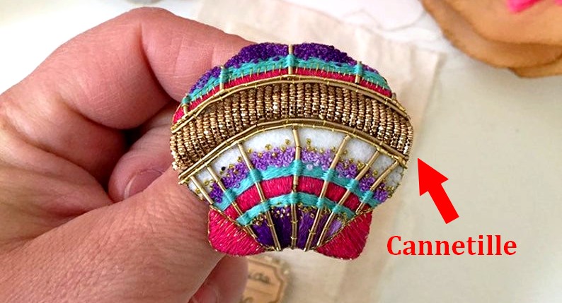 ipikan cabinet de curiosités brodées interview bijoux brodés main