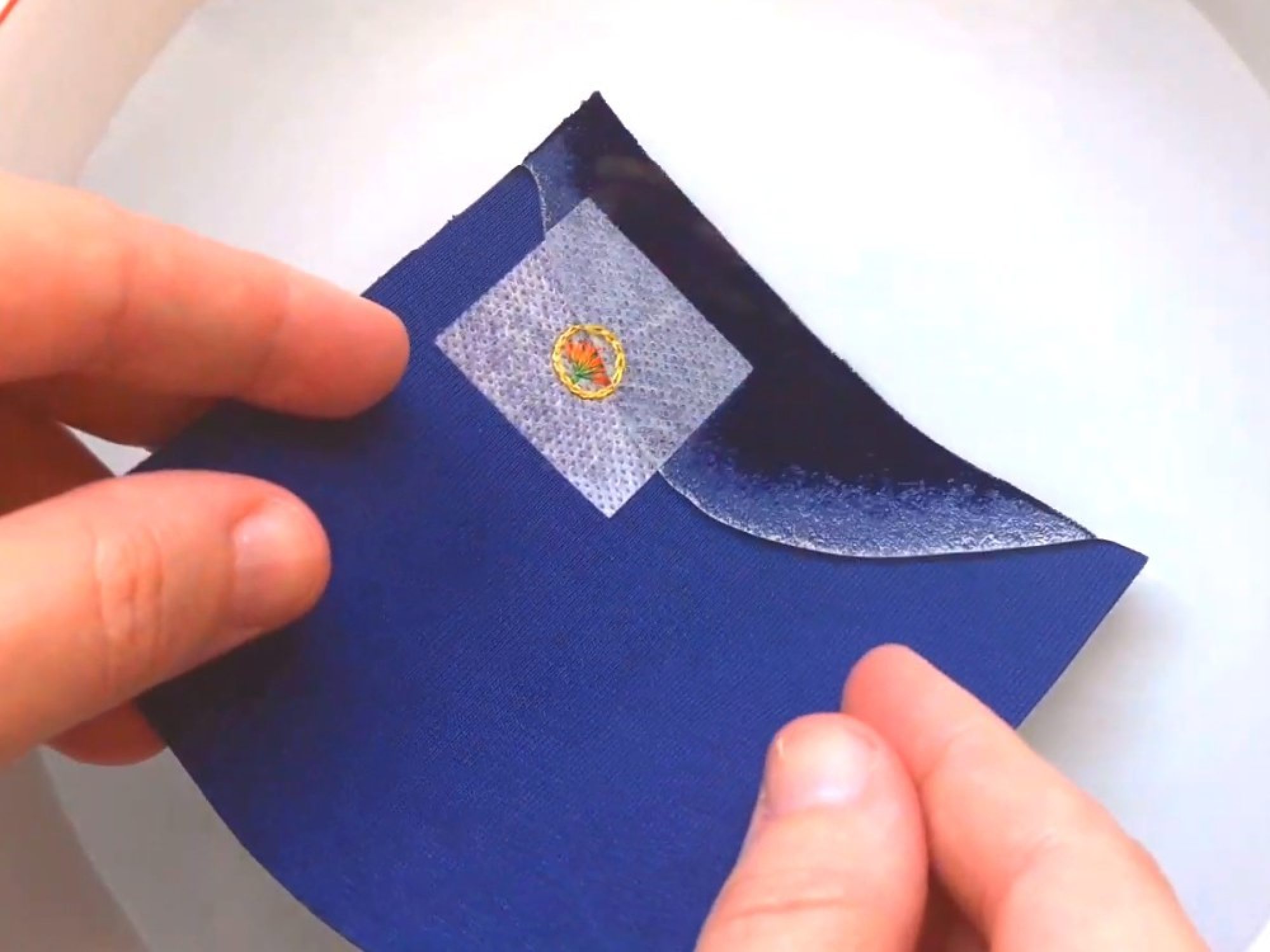 PAPIER HYDROSOLUBLE : 5 conseils d&rsquo;amie pour bien le choisir (d&rsquo;après mon expérience 😅)